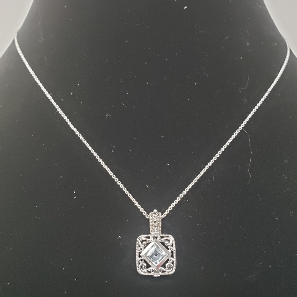 Sterling Silver Blue Topaz necklace